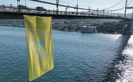 PTT Bayrağı 182. Yıl Dönümü Nedeniyle Boğazda Dalgalanıyor