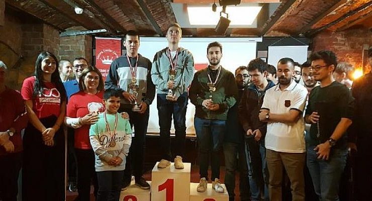 Satranç Dostları Derneği tarafından 29 Ekim Cumhuriyet Kupası 1.Yıldırım ELO satranç turnuvası düzenlendi