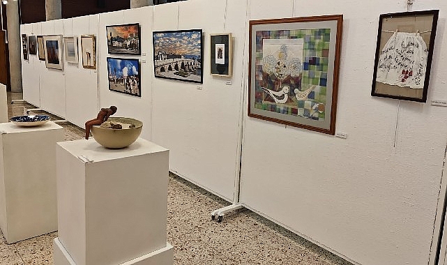 Deü'lü akademisyenlerin “bellek” sergisi cumhuriyet'e adandı