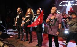 Aydın Büyükşehir Belediyesi Cem Karaca ve Barış Manço'yu Kurtalan Ekspres konseriyle andı