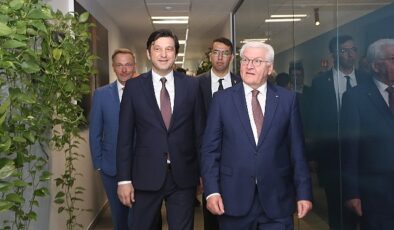 Almanya Cumhurbaşkanı Frank-Walter Steinmeier DHL Express Türkiye'nin İstanbul Havalimanı'ndaki operasyon merkezini ziyaret etti